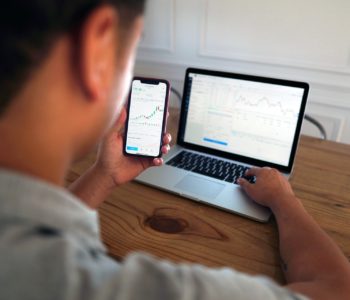 Uma das principais dúvidas de quem pesquisar sobre finanças é como começar a investir no mercado financeiro.